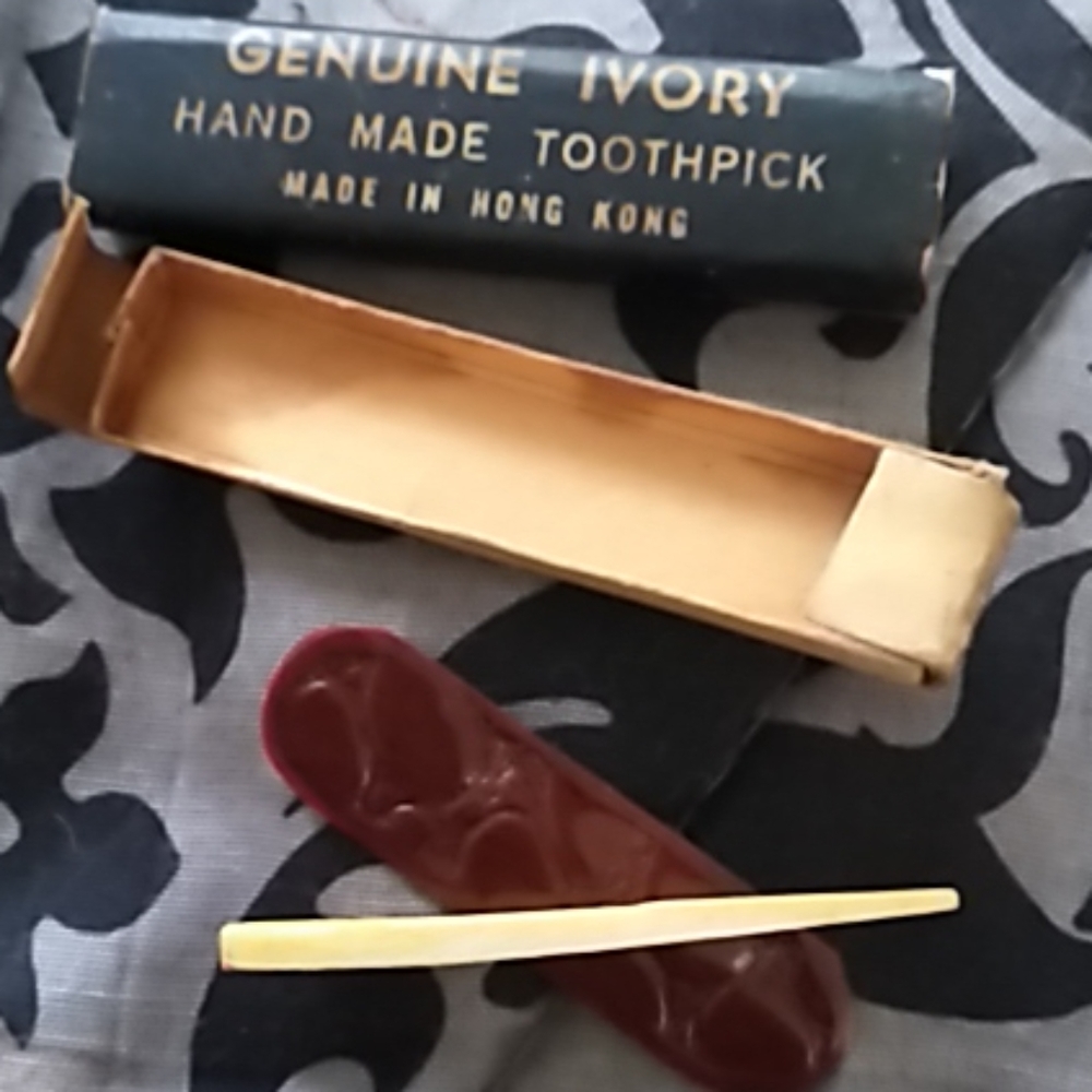 Genuine Hand Made  Ivory Tooth PICK. OLD!!